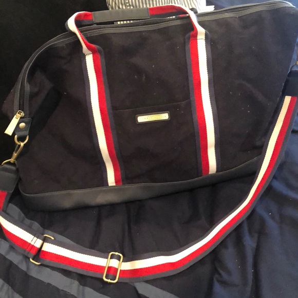 🎉HP🎉Tommy Hilfiger Travel Bag - Picture 4 of 16